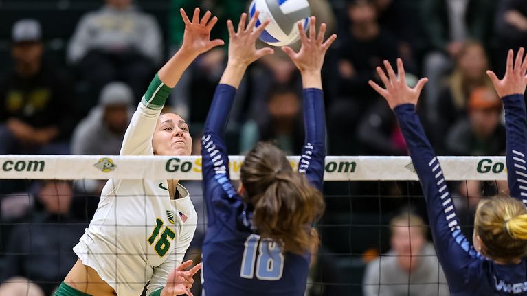 Eve Stephens wins record 11th GNAC weekly honor, UAA volleyball team moves up to No. 11 in national poll