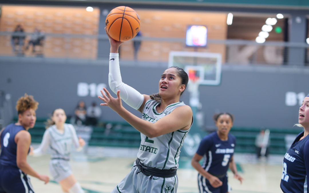 AK Hoops Report: ‘Uhila takes over 2nd quarter; Hepa surpasses 600 points; Yockey back in mix; Wolgemuth nets 24; plus more notes