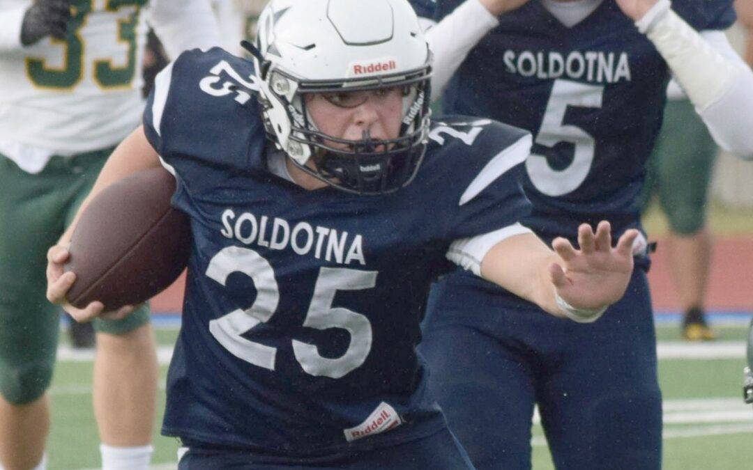 Prep Football: Soldotna piles up 600 yards of offense, licks Lathrop 64-14 for D2 state championship
