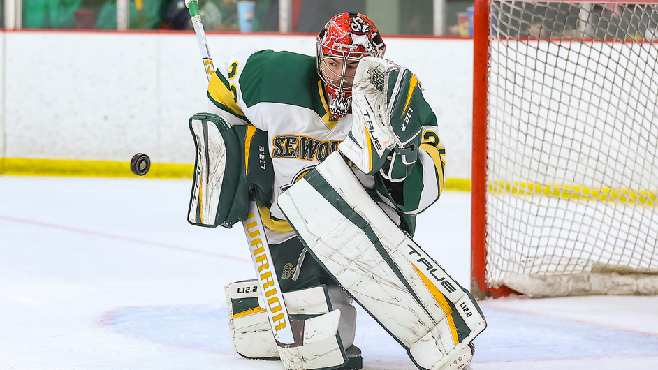 Around The Rinks: UAA’s upset Friday at No. 6 Wisconsin sparked memories of an even bigger shocker at the same site 20 seasons ago