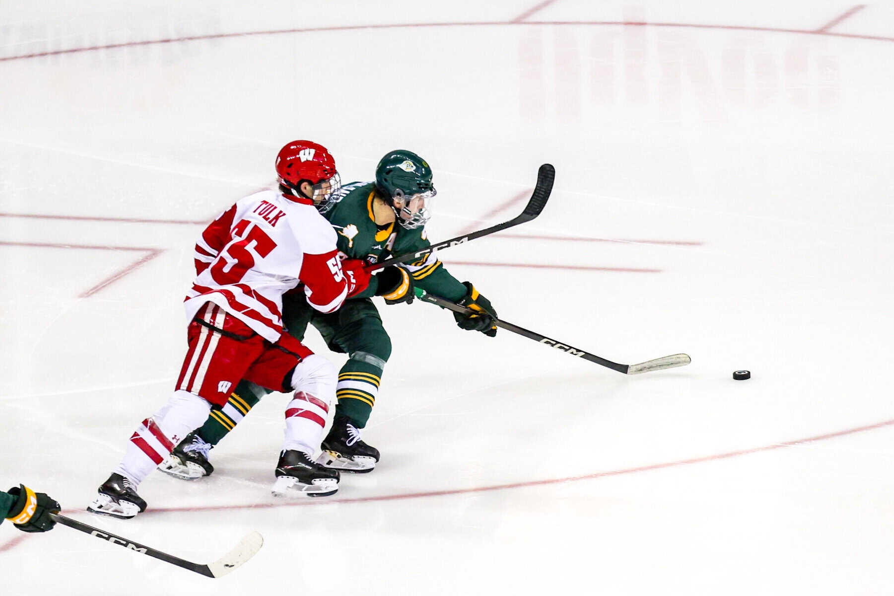 No. 3 Wisconsin eventually wears down Krivtsov, UAA in 5-0 victory; UAF falls 7-1 at No. 14 Cornell
