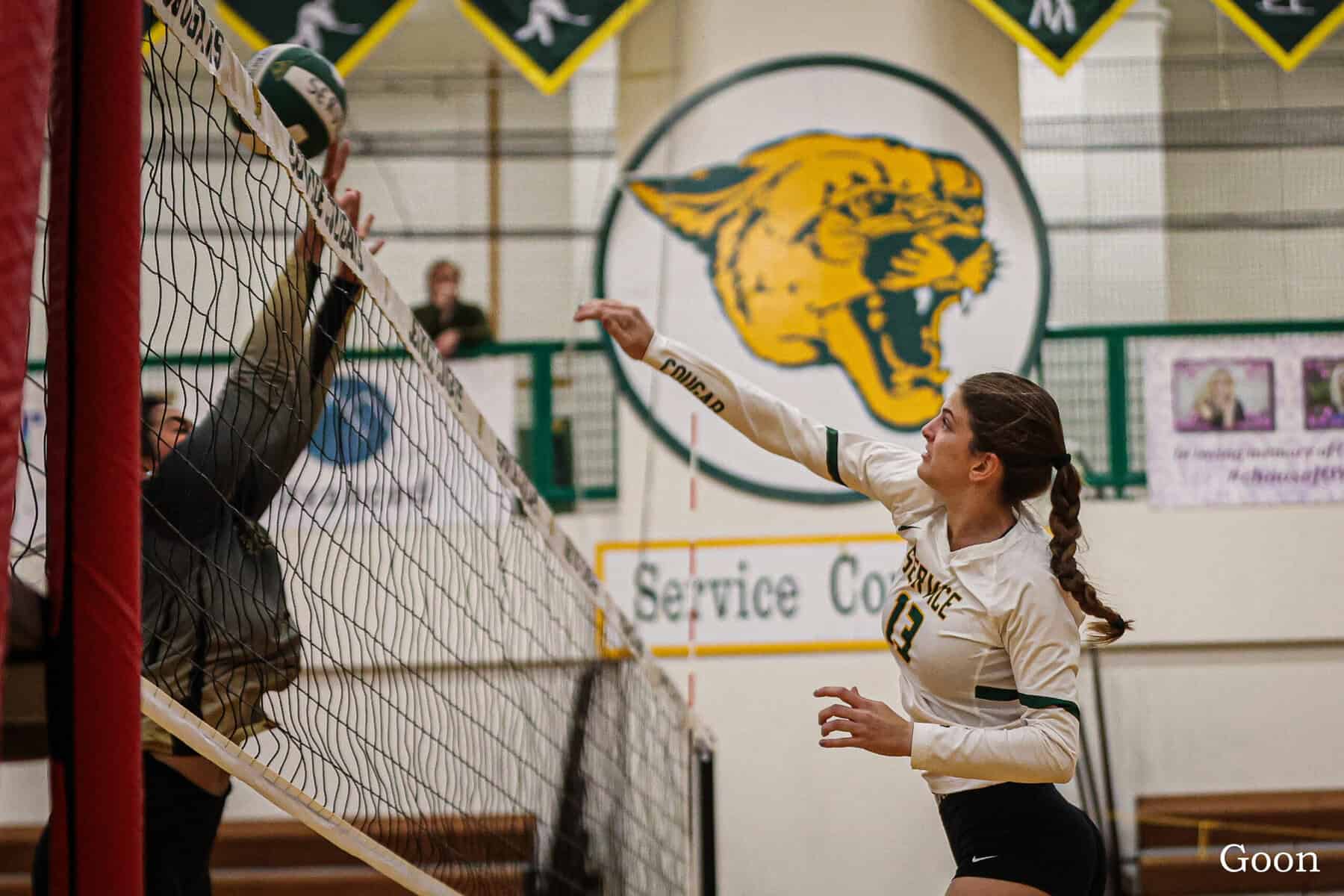 Former Service foreign exchange student from Spain returns to play volleyball for UAA