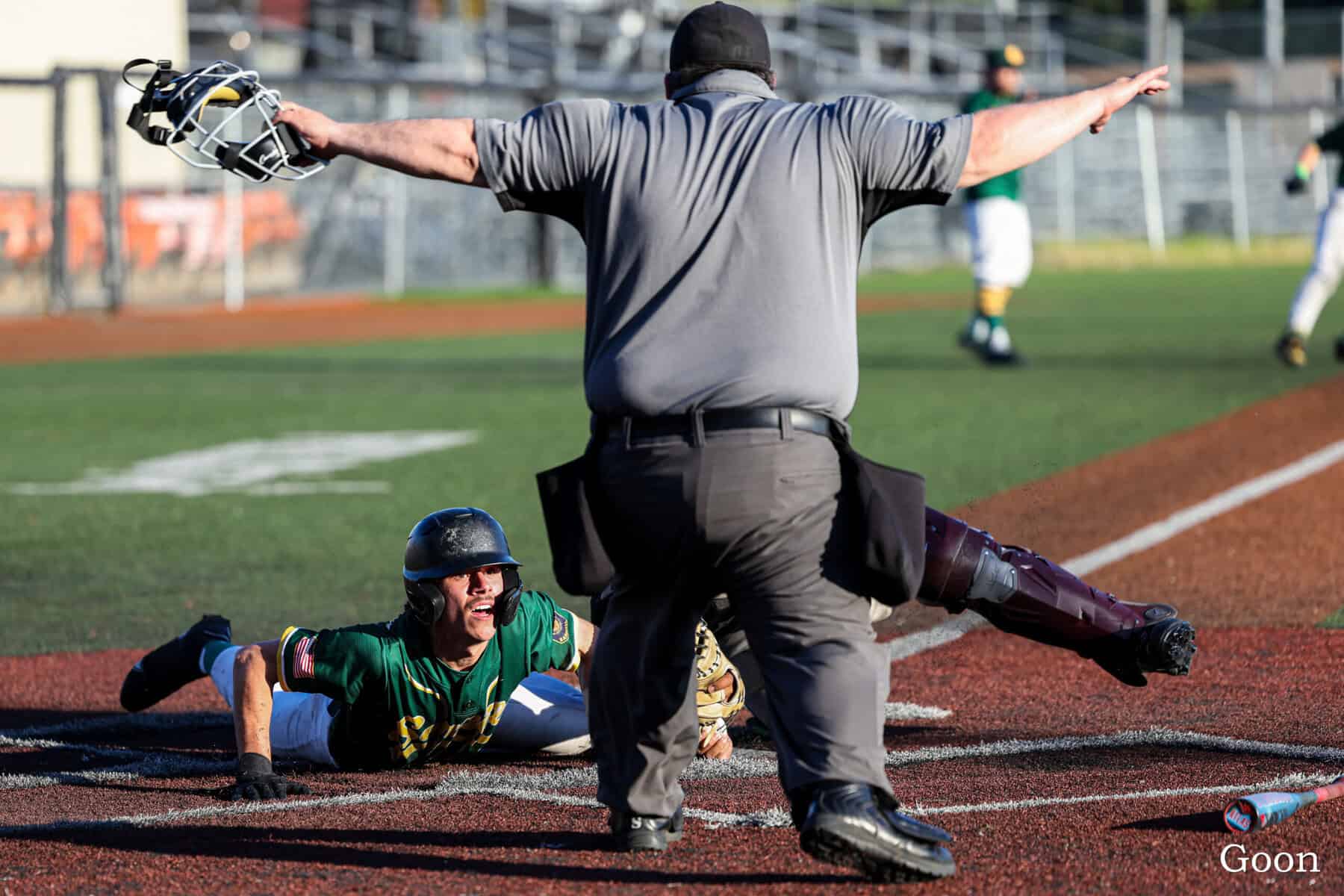 Service holds off Lynx, Juneau devours Wolfpack in state semifinals